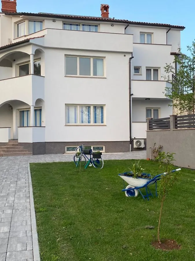 Villa Mara PUY 0*, 풀라