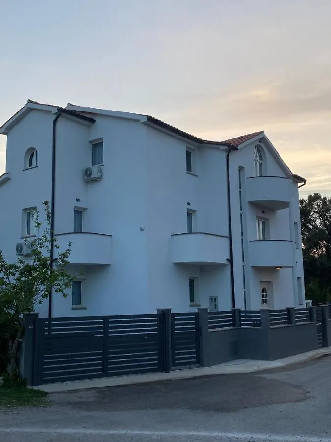 아파트 Villa Mara PUY